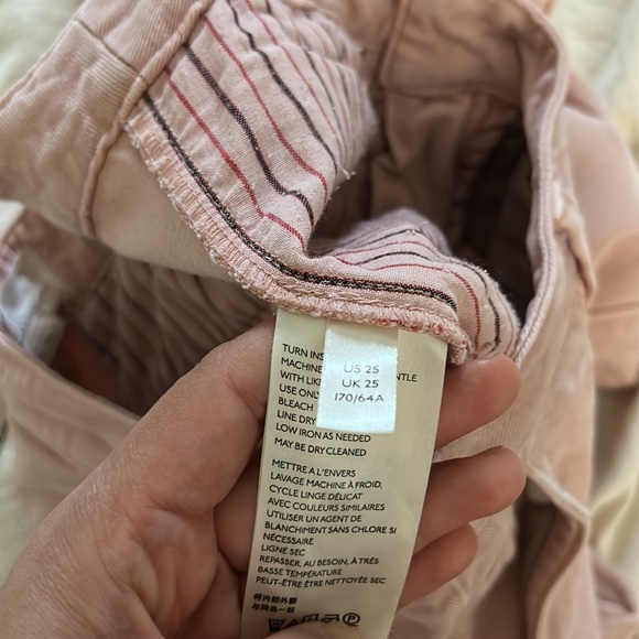 Anthropologie 100% Lyocell pleated high rise Relaxed pants. Size 25 - Picture 9 of 10